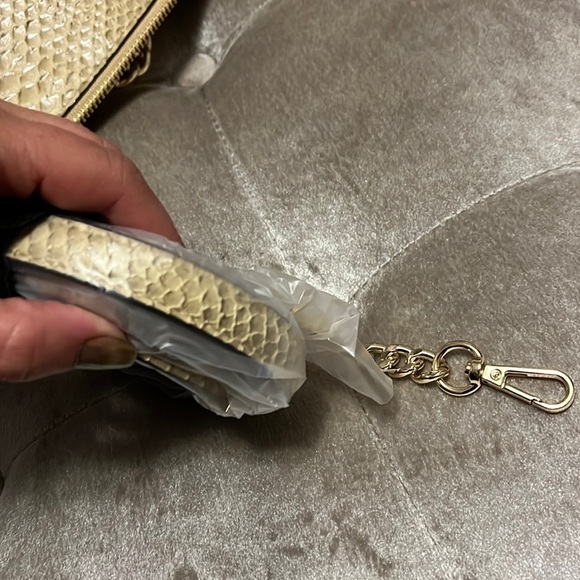 Victoria’s Secret tan reptile faux leather bag with gold hardware, mirror - Picture 7 of 12